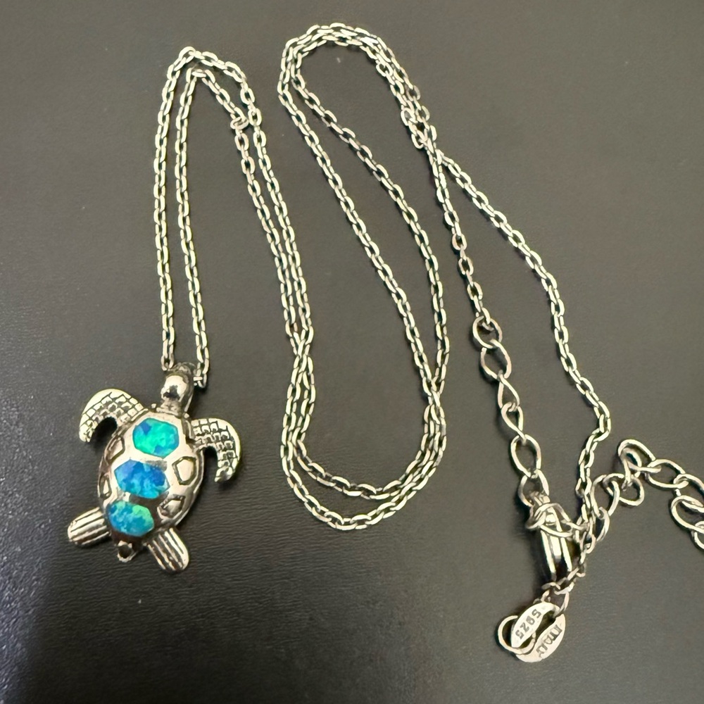 925 Sterling Silver Blue Opal Inlay Sea Turtle Pendant 16” Necklace 3g. - Picture 4 of 15